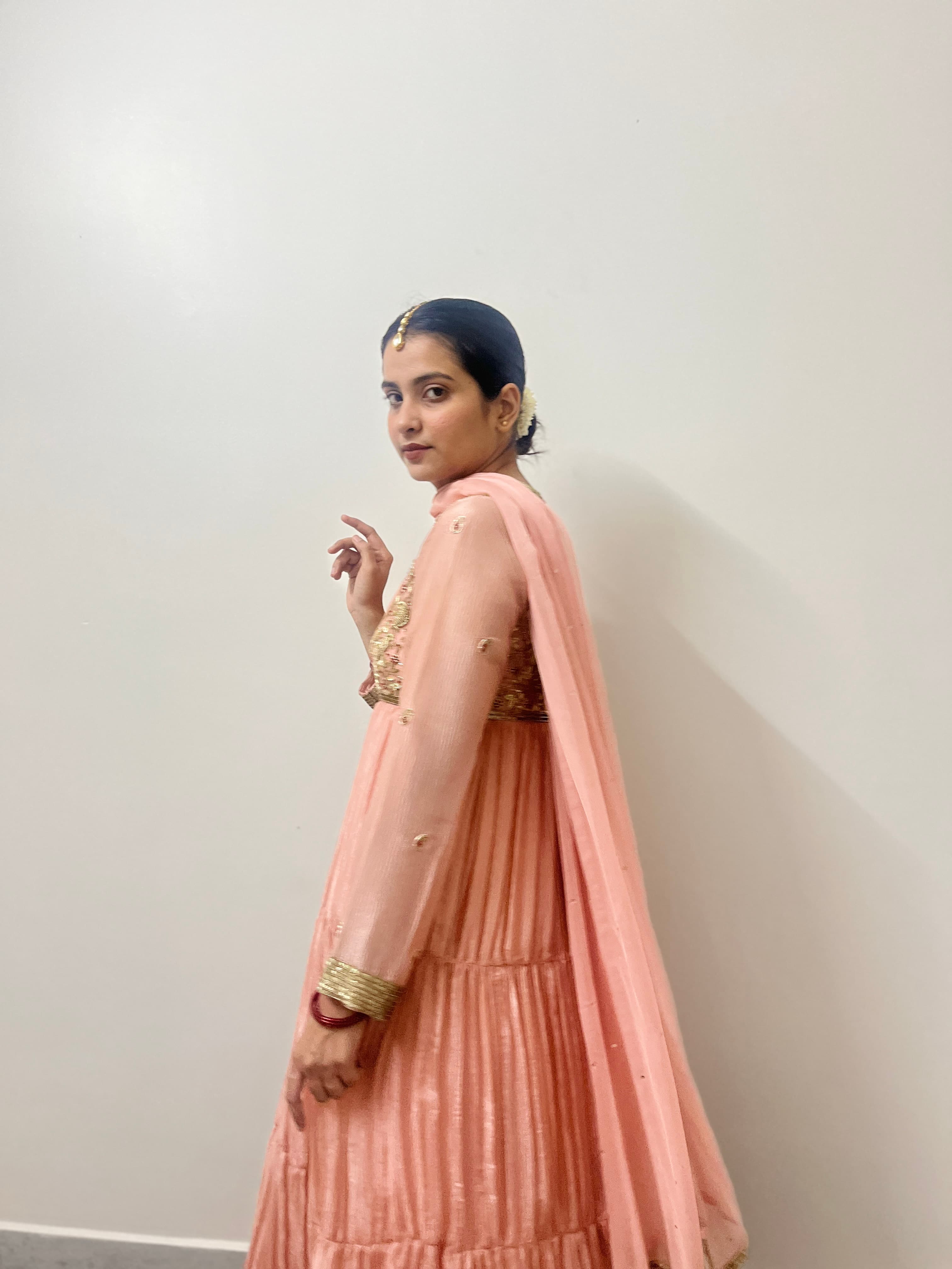 GULAABI MOR - Image 1