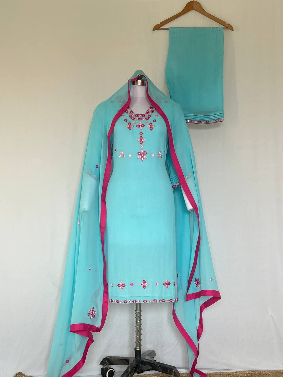 MIRROR WORK SET - Image 1